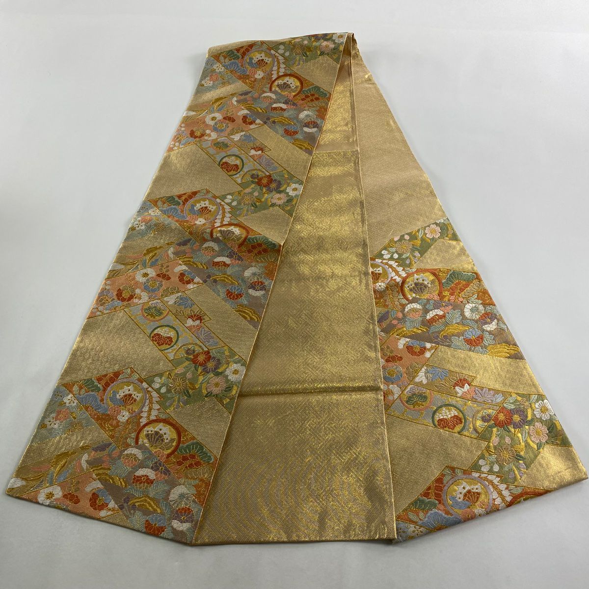 【美品】 袋帶 秀品級 蝶 草花紋 金銀線 金金箔 金色 六通 純蠶絲