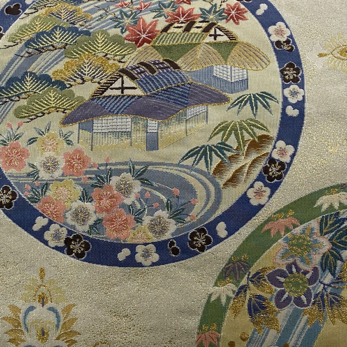 【美品】 袋帶 秀品級 關西仕立 家屋 草花紋 金糸 奶油 六通 純蠶絲
