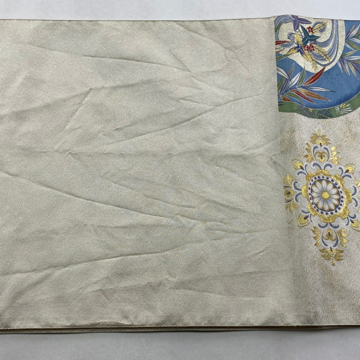 【美品】 袋帶 秀品級 關西仕立 家屋 草花紋 金糸 奶油 六通 純蠶絲