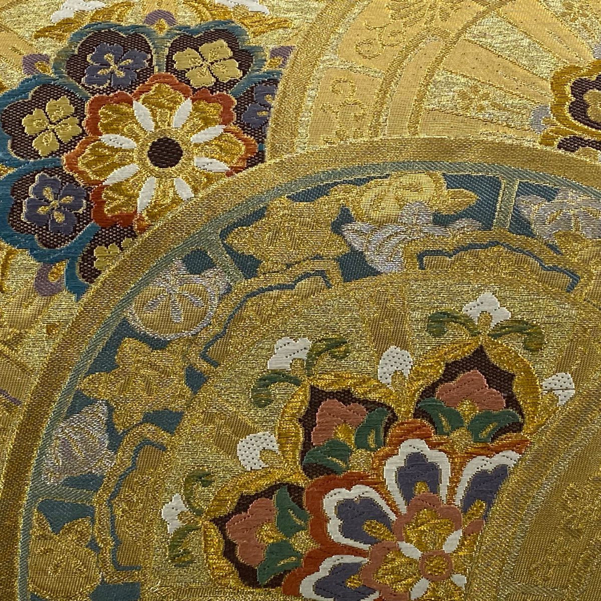 【美品】 袋帶 秀品級 片輪車 華紋 刺繡 金銀彩 金 六通 純蠶絲