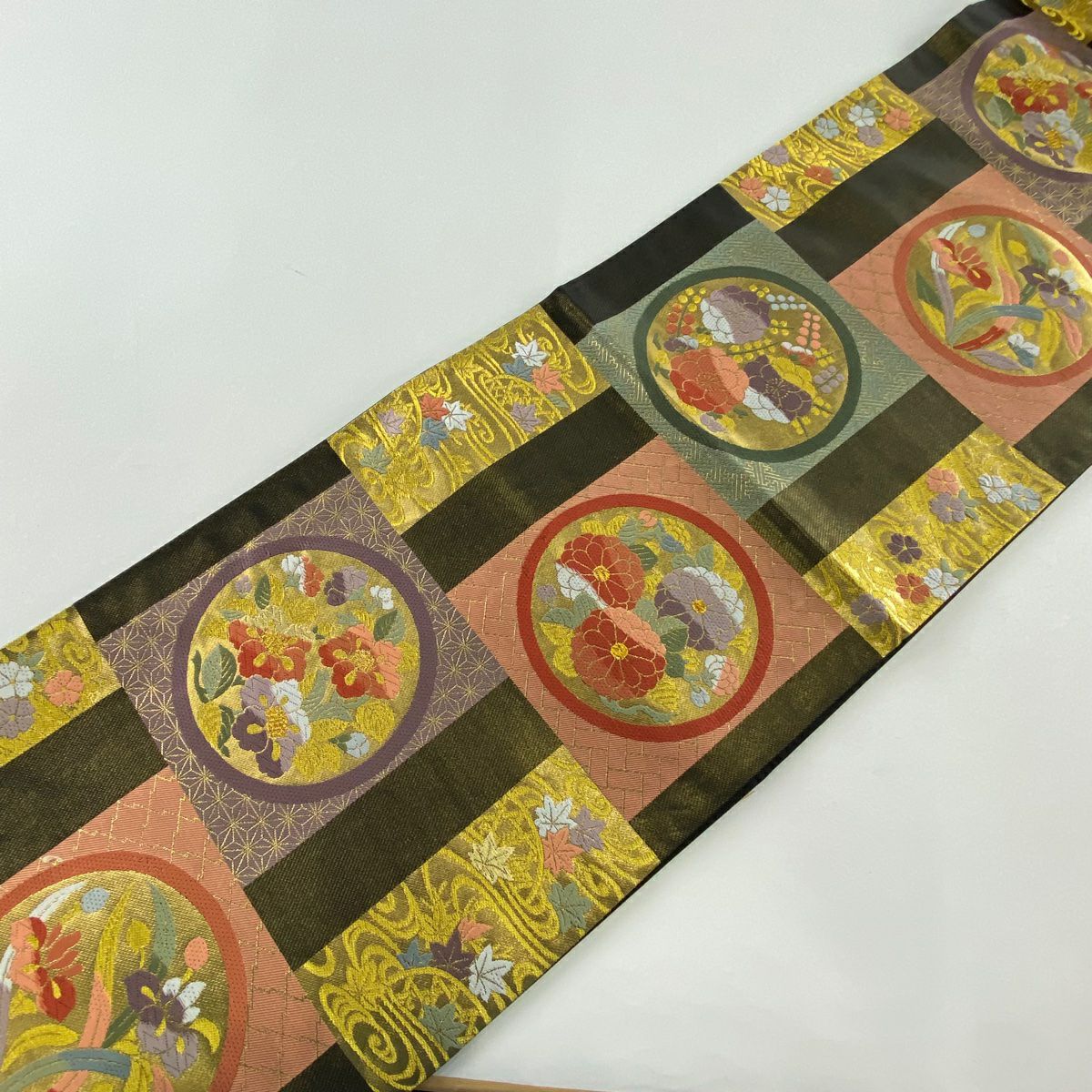袋帶 秀品級 舞仙鶴 落款あり 關西仕立 能衣桃山花丸文 金糸 金金箔 黑 六通 純蠶絲