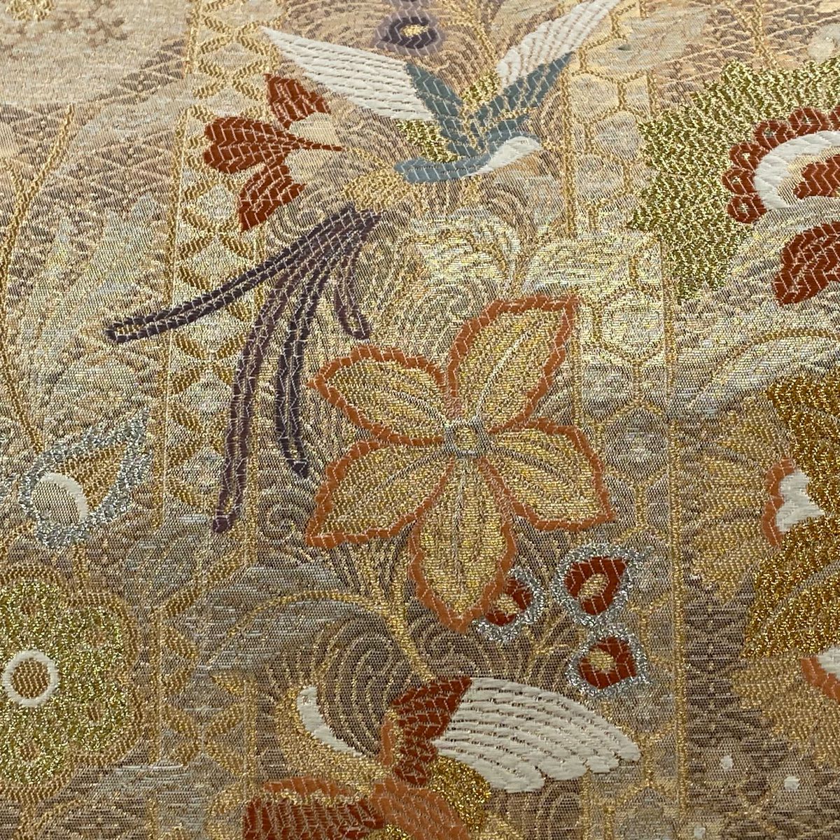 【美品】 袋帶 秀品級 尾長鳥 草花紋 金金箔 唐織 金色 六通 純蠶絲
