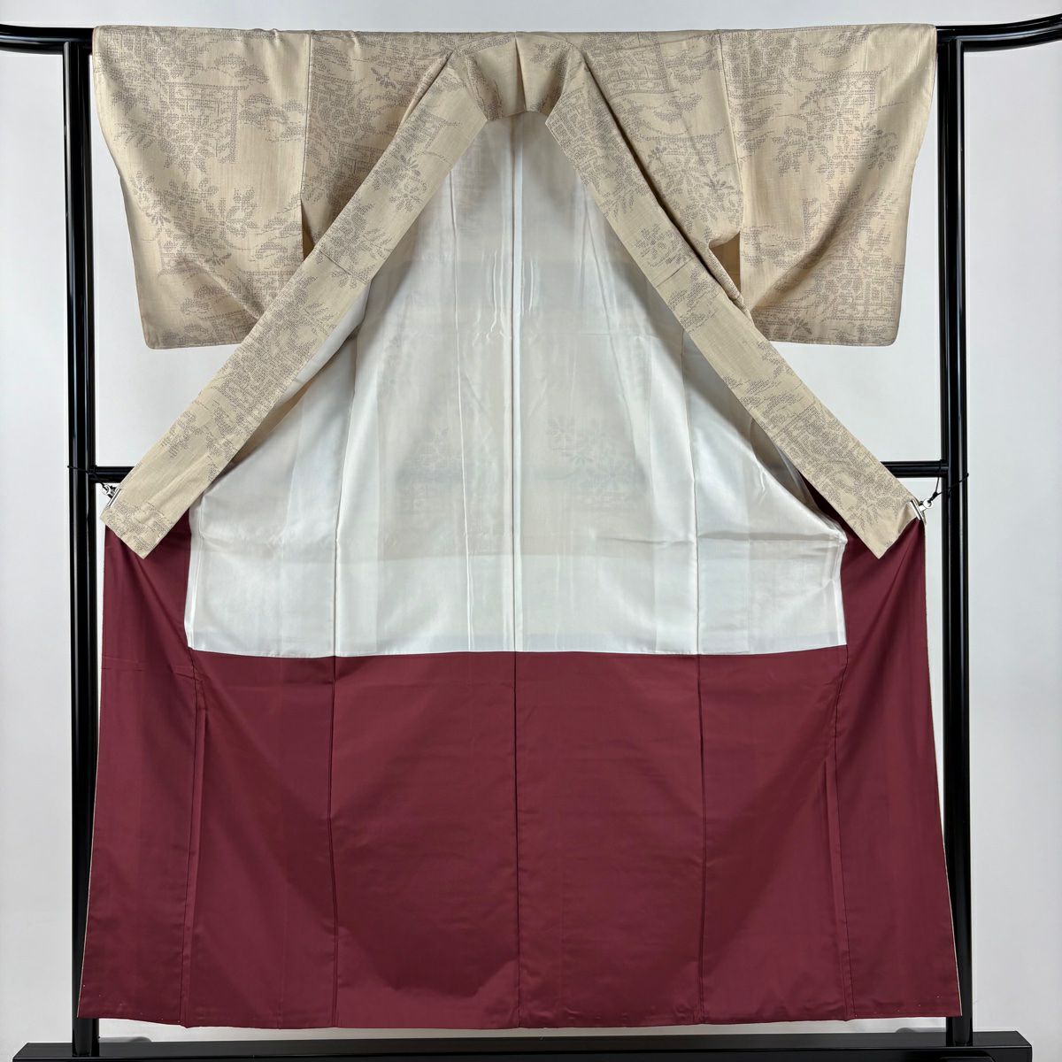 【美品】結城紬織 身長157cm 袖長62.5cm S 雙層 はたおり娘 證書あり 草花紋紋 笠松樹 米色 純蠶絲 逸品級