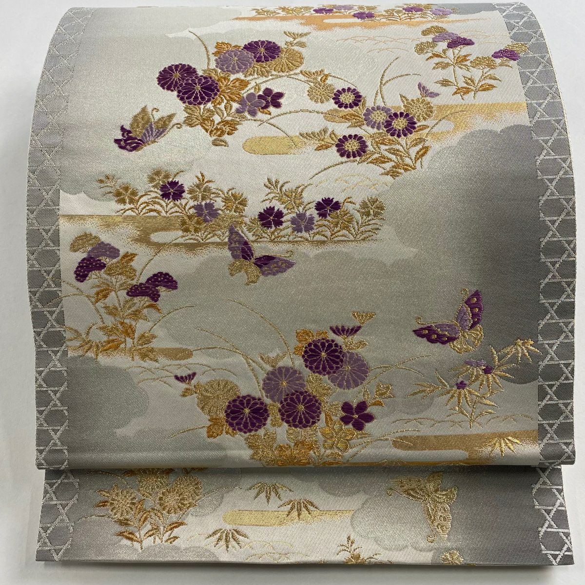 【美品】 袋帶 名品級 帝王紫 落款 秋草 蝶 金糸 金金箔 灰白 お太鼓柄 純蠶絲