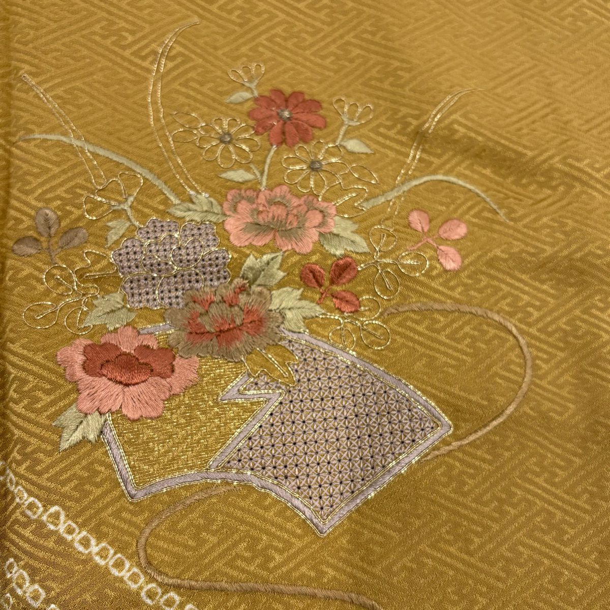 【美品】 付下 身長161cm 袖長64cm M 雙層 扇子面 草花紋紋 刺繡 絞染 黃土 純蠶絲 秀品級