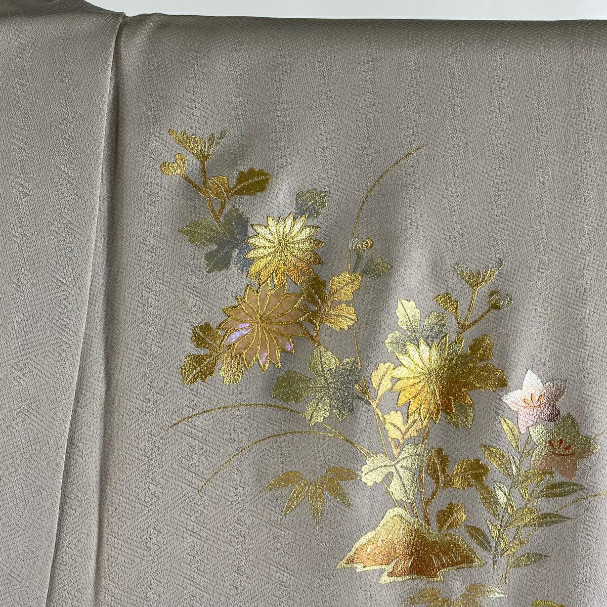 【美品】 付下 身長156cm 袖長63cm S 雙層 和田光正 落款あり 松樹竹子梅花 家屋 金銀彩 螺鈿 薄小豆 純蠶絲 逸品級