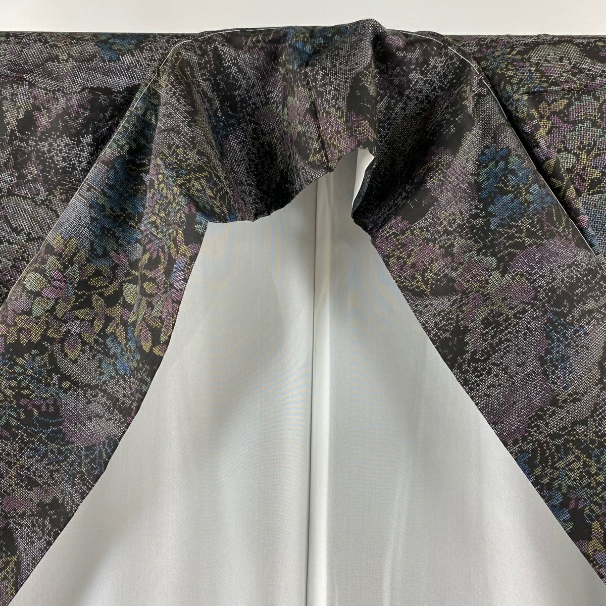 【美品】 大島紬織 身長163cm 袖長65cm M 雙層 純泥染 證書附帶 建築 樹木 茶紫 純蠶絲 逸品級