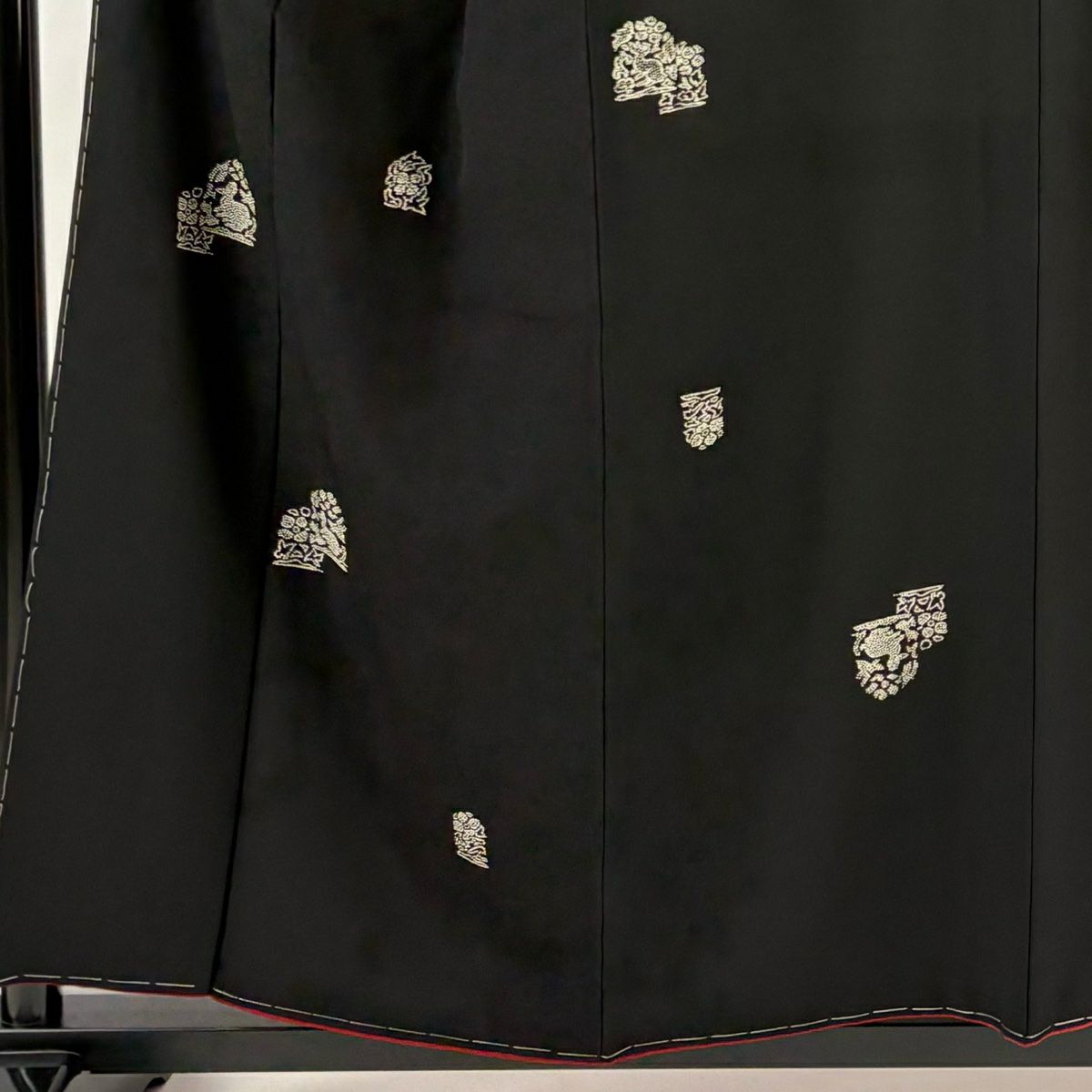 【美品】 小紋 身長157cm 袖長63cm S 雙層 花兔 草花紋紋 黑 純蠶絲 名品級