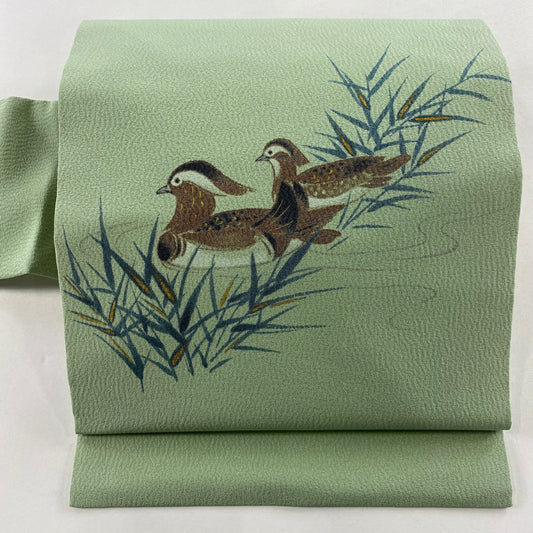 【美品】 名古屋帶 名品級 落款あり 山科春宣 鴛鴦 葉柄 金銀彩 薄綠 純蠶絲
