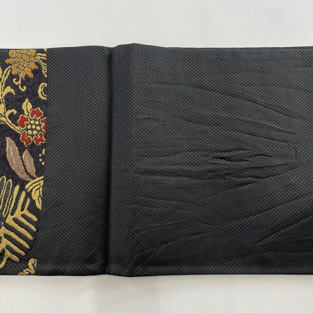 【美品】 袋帶 名品級 花唐草紋 幾何學 金絲 金金箔 墨 六通 純蠶絲
