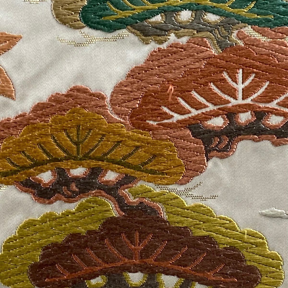 【美品】 袋帶 秀品級 笠松樹 ヱ霞 唐織 金金箔 灰白 六通 純蠶絲
