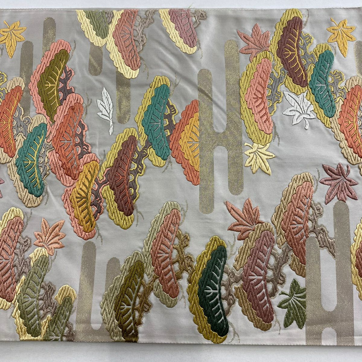 【美品】 袋帶 秀品級 笠松樹 ヱ霞 唐織 金金箔 灰白 六通 純蠶絲
