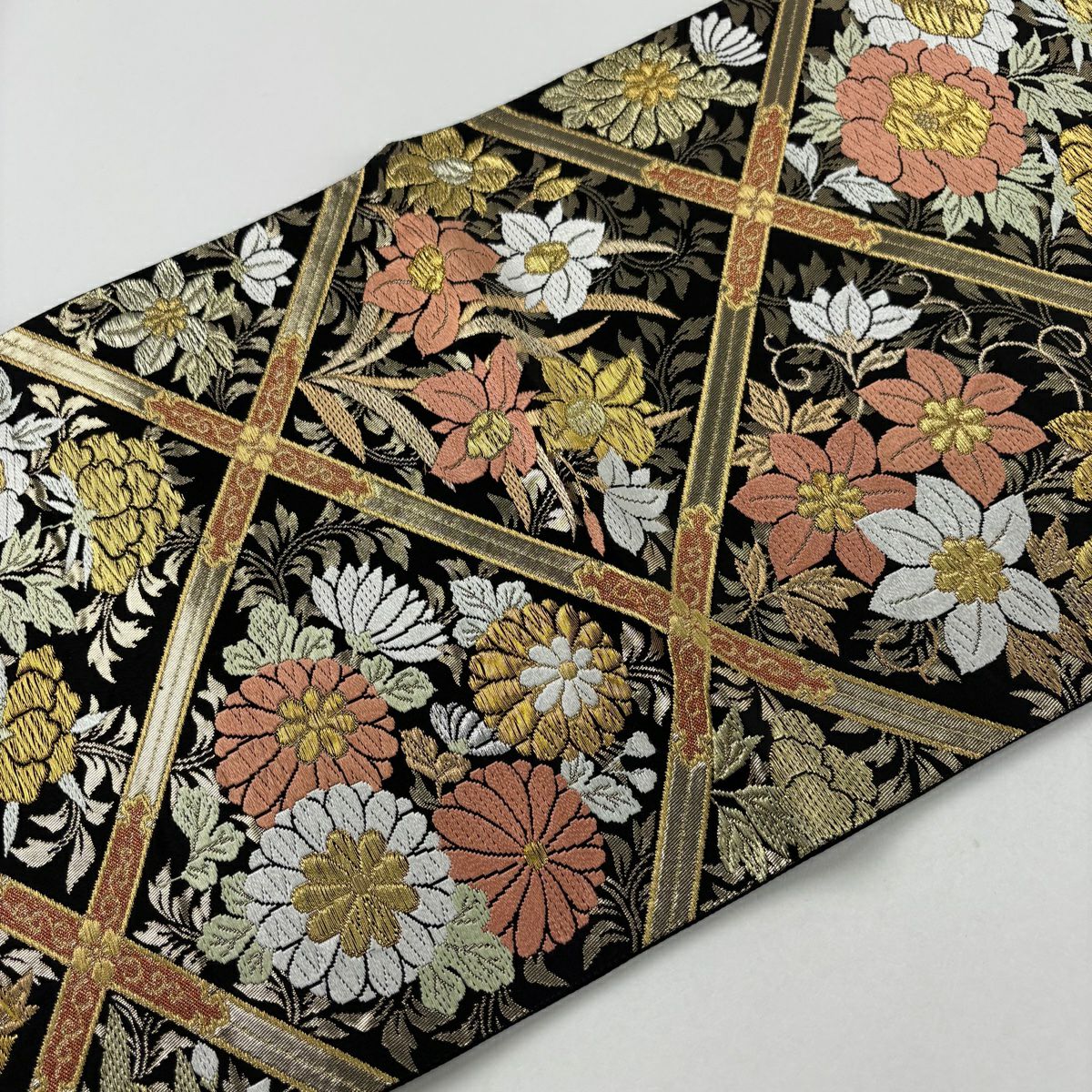 【美品】 袋帶 秀品級 菊花 斜格刺繡 金絲 黑 六通 純蠶絲