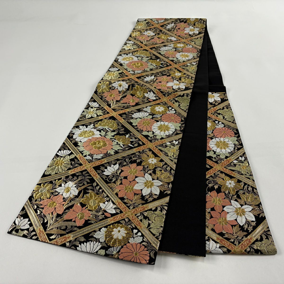 【美品】 袋帶 秀品級 菊花 斜格刺繡 金絲 黑 六通 純蠶絲