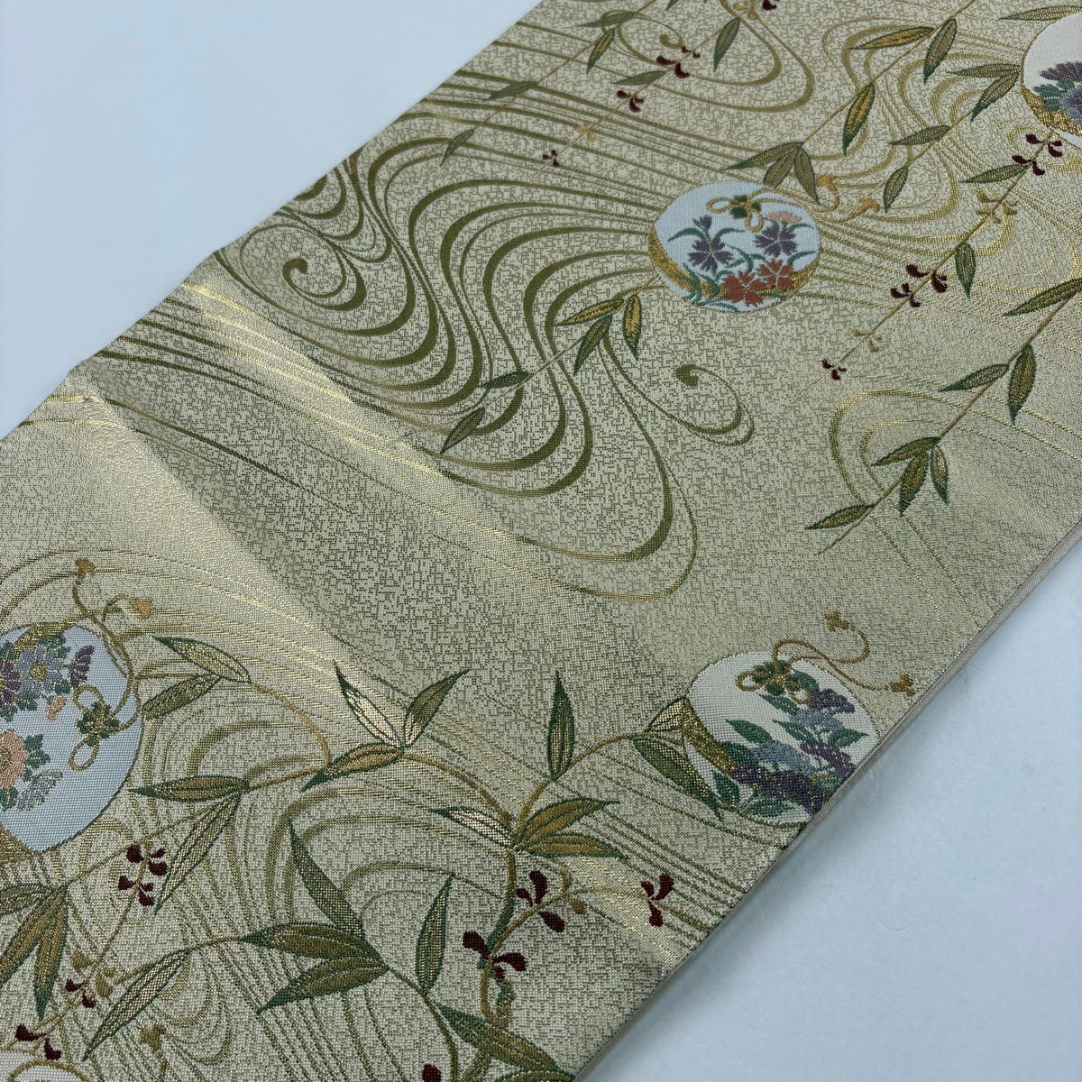 【美品】 袋帶 秀品級 草花紋 流水 金金箔 金絲 米色 六通 純蠶絲
