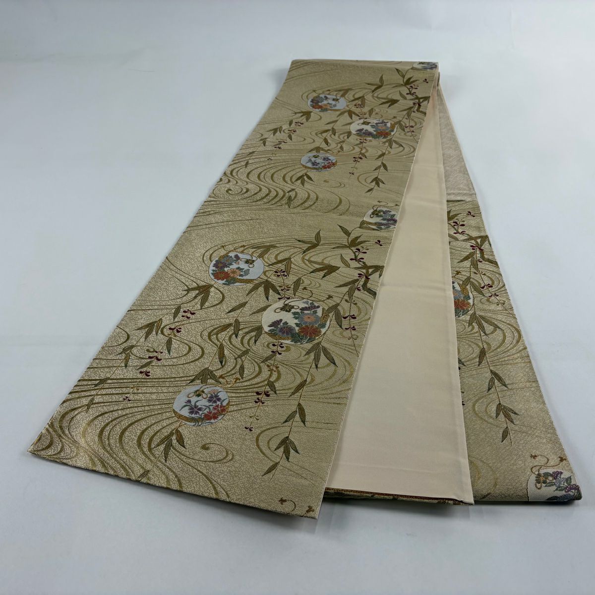 【美品】 袋帶 秀品級 草花紋 流水 金金箔 金絲 米色 六通 純蠶絲