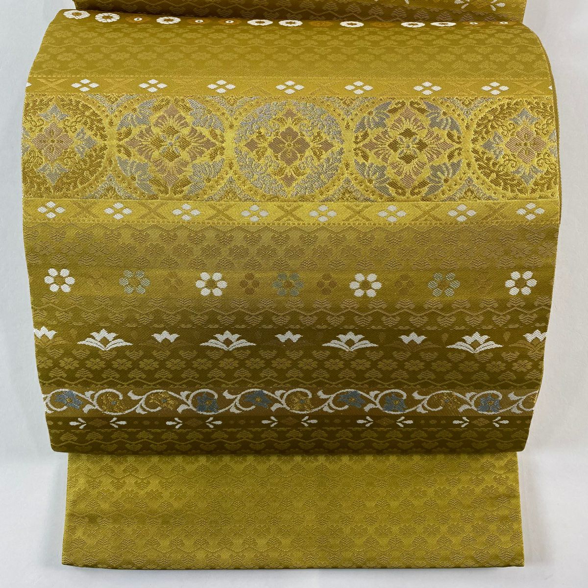 【美品】 袋帶 秀品級 草花紋 段紋 金銀彩 金金箔 芥末色 六通 純蠶絲
