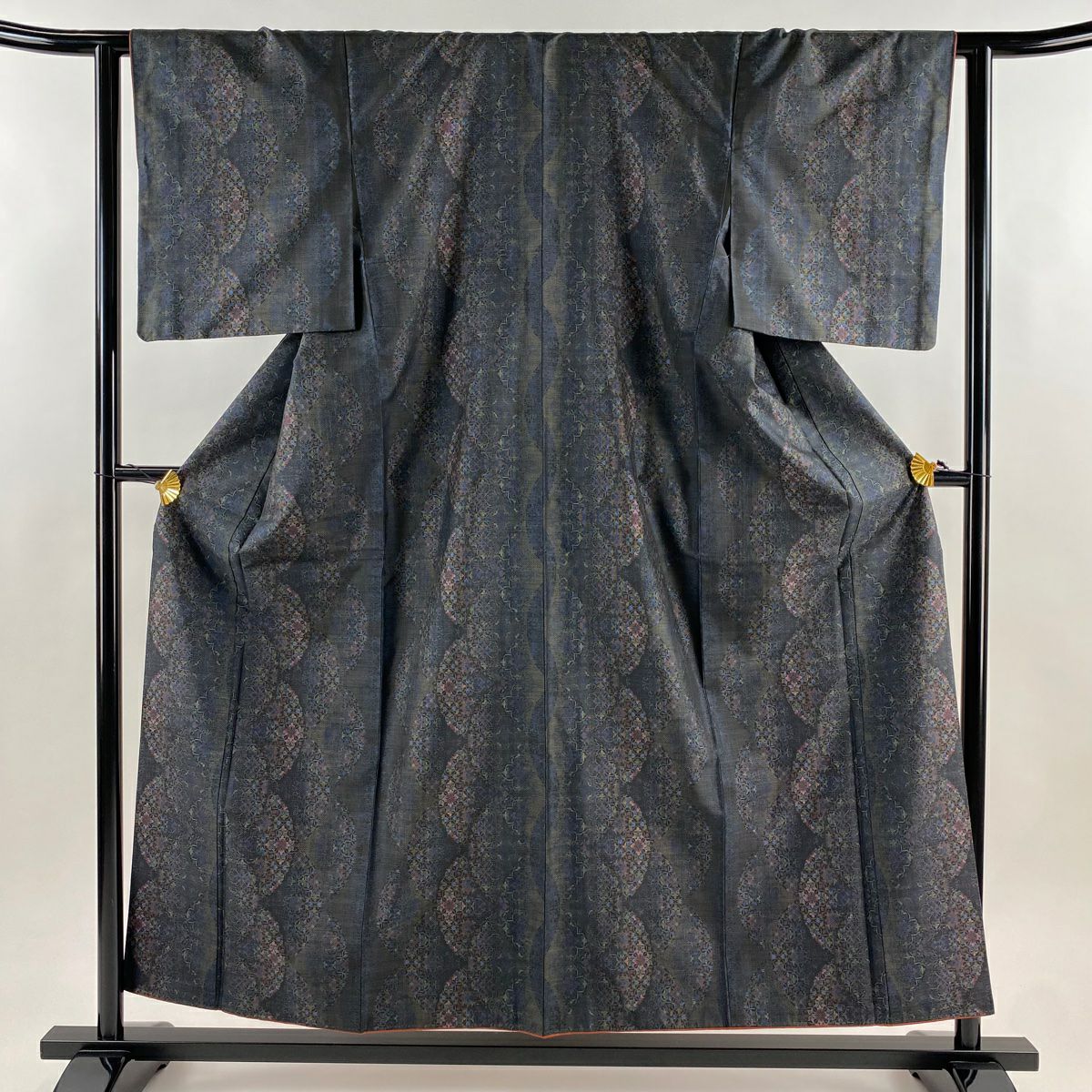 【美品】 大島紬織 身長155.5cm 袖長62cm S 雙層 證書附帶 華紋 幾何圖案 泥染 墨 黑 純蠶絲 名品級