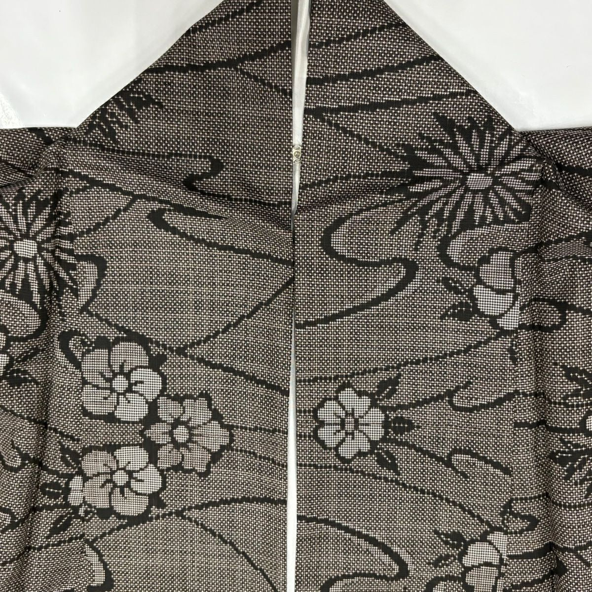 【美品】 大島紬織 身長169cm 袖長64cm M 雙層 純泥染 證書附帶 梅花花 波紋 焦茶 正蠶絲 名品級