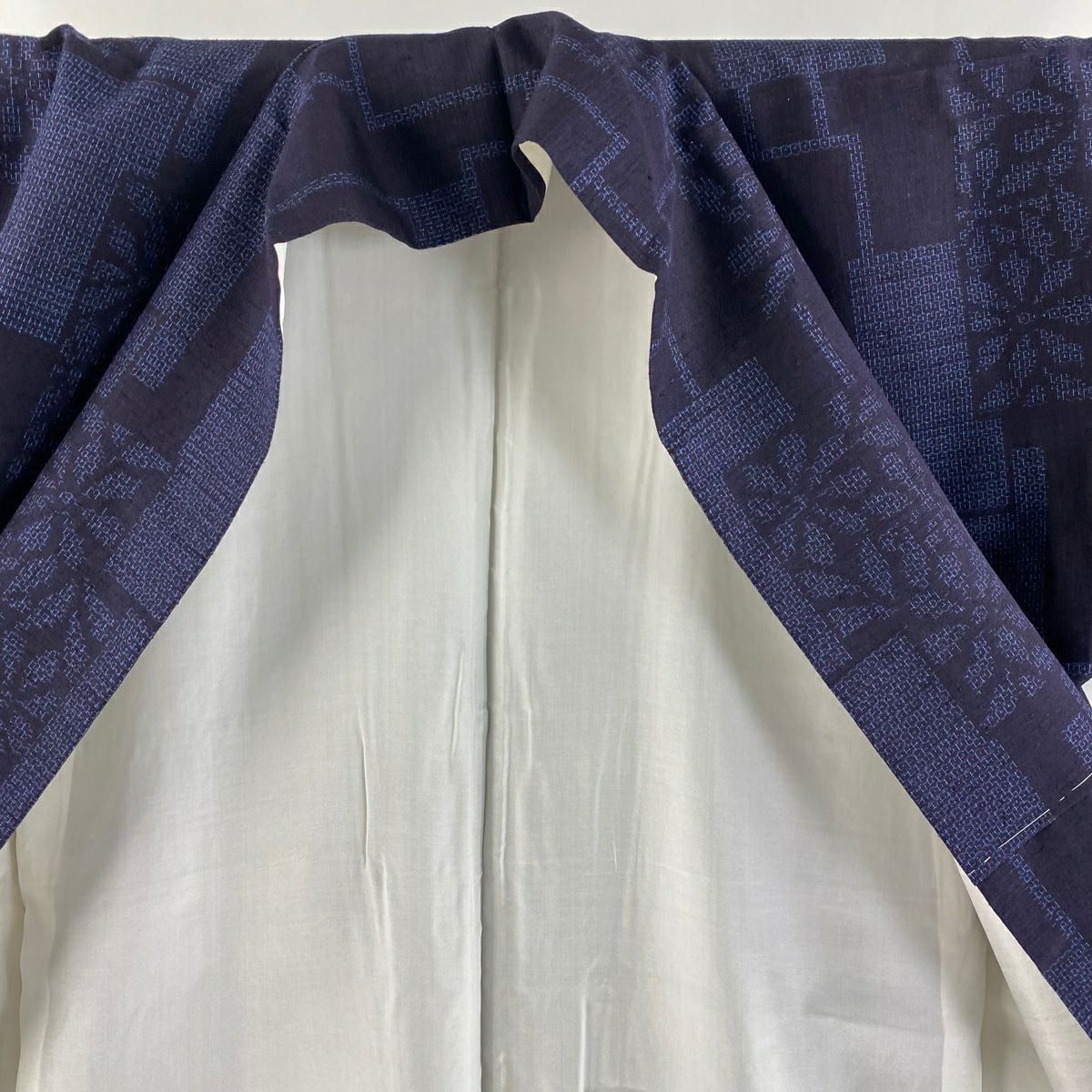 【美品】結城紬織 身長163cm 袖長64cm M 雙層 機織女 證書齊全 花 短冊 深藍 純蠶絲 逸品級