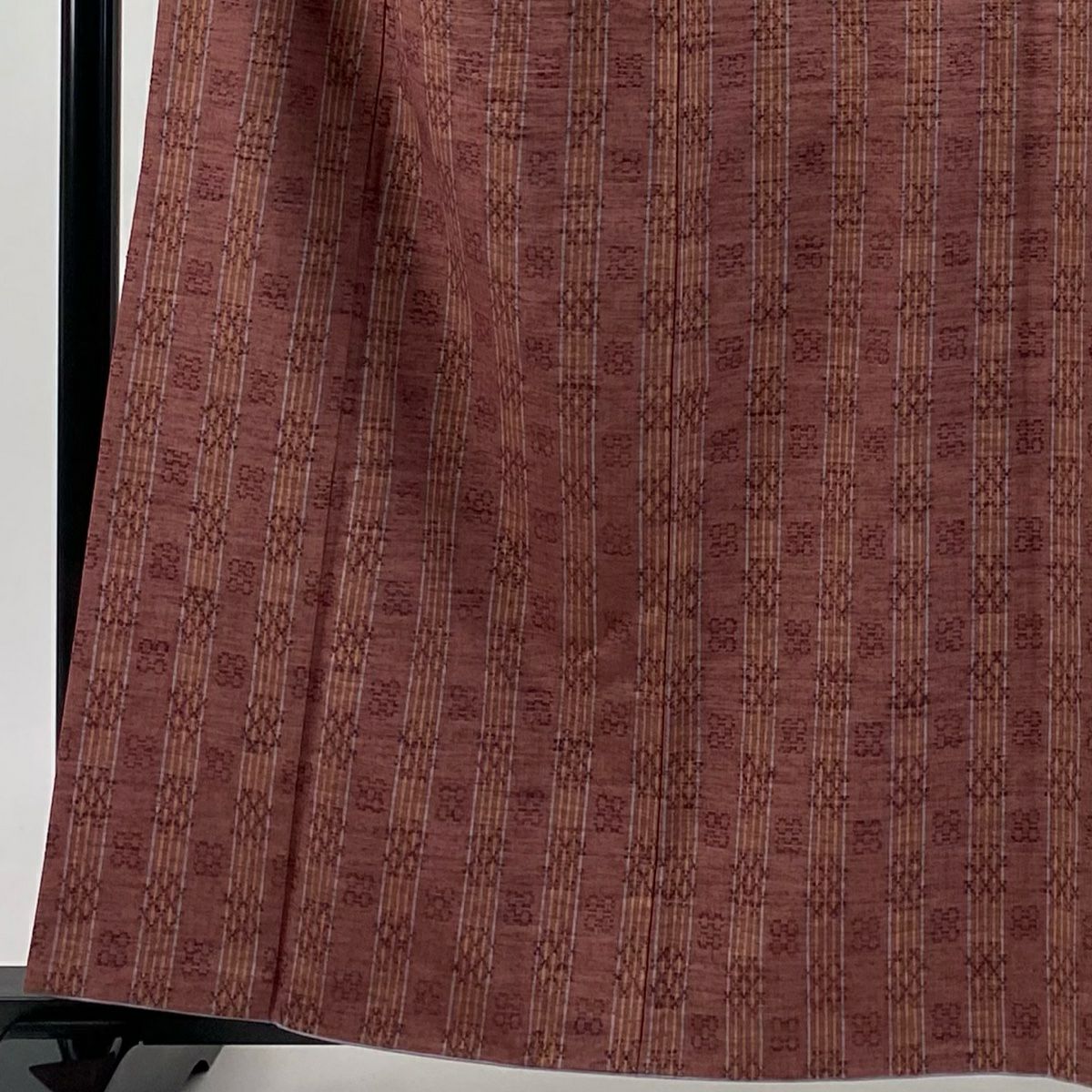 【美品】 紬織 身長162.5cm 袖長65cm M 雙層 證書齊全 縞 幾何學 花織 小豆色 純蠶絲 逸品級