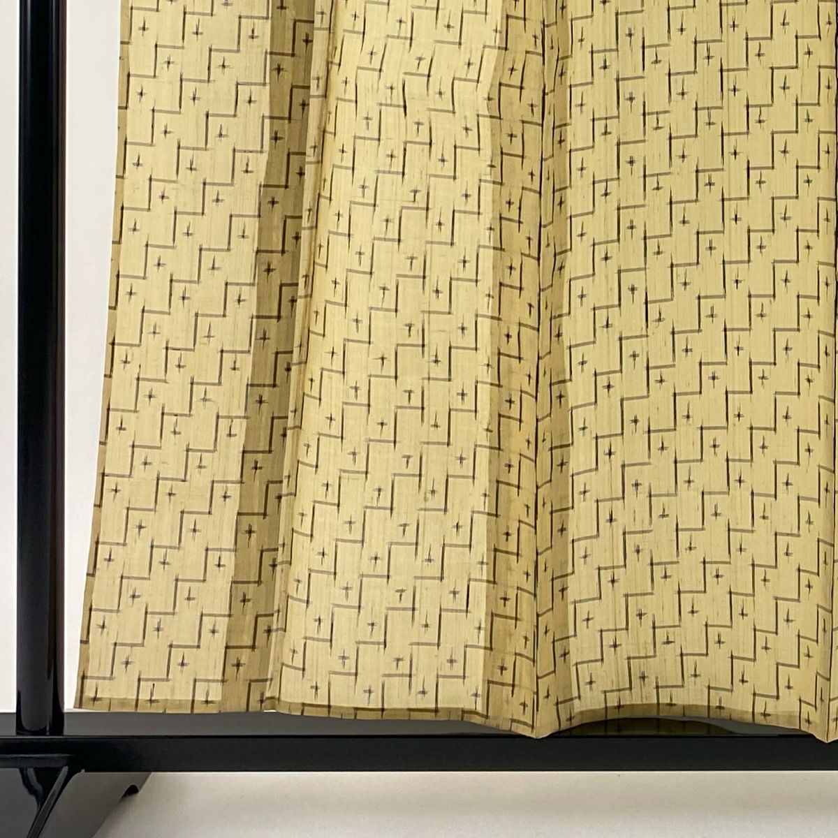 【美品】 紬織 身長158cm 袖長62cm S 薄物 純蠶絲 證書あり 十字絣 幾何學 米色 純蠶絲 逸品級