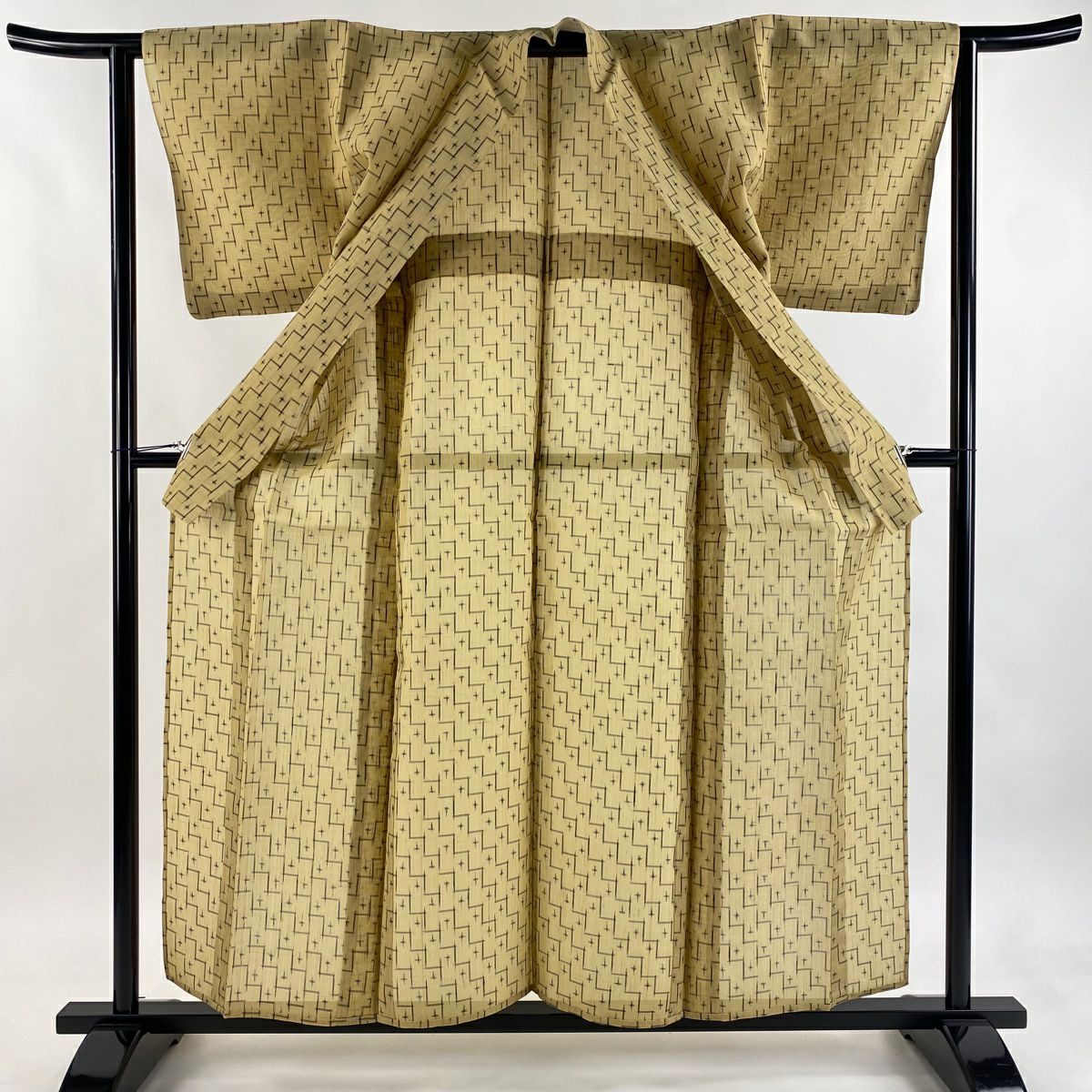 【美品】 紬織 身長158cm 袖長62cm S 薄物 純蠶絲 證書あり 十字絣 幾何學 米色 純蠶絲 逸品級