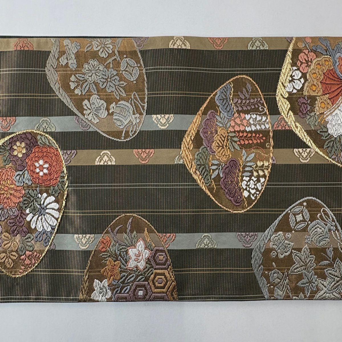 【美品】 袋帶 秀品級 貝合草花紋 金絲 金金箔 鶯色 六通 純蠶絲