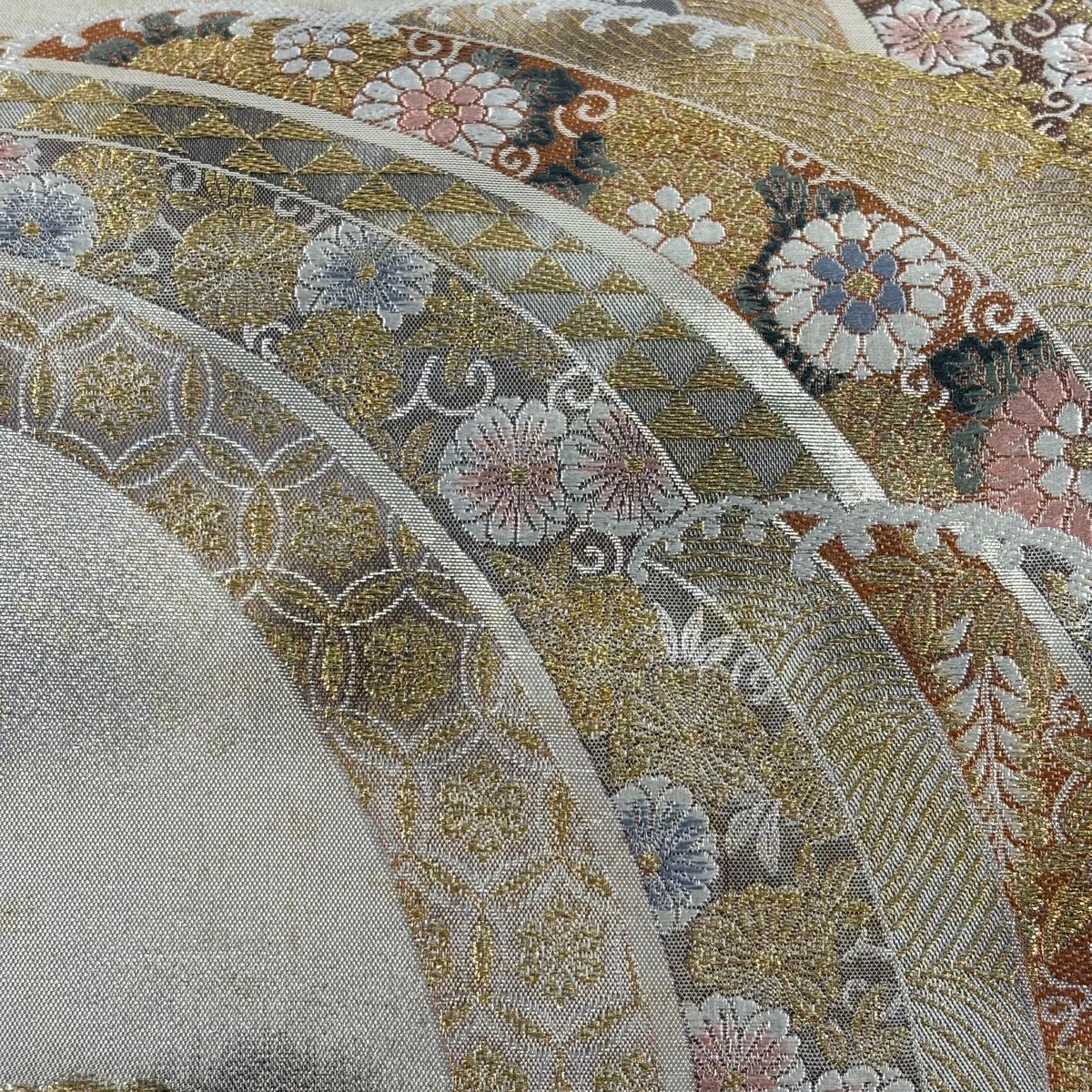【美品】 袋帶 秀品級 薫風波頭紋樣 金絲 金金箔 灰 深藍 六通 純蠶絲
