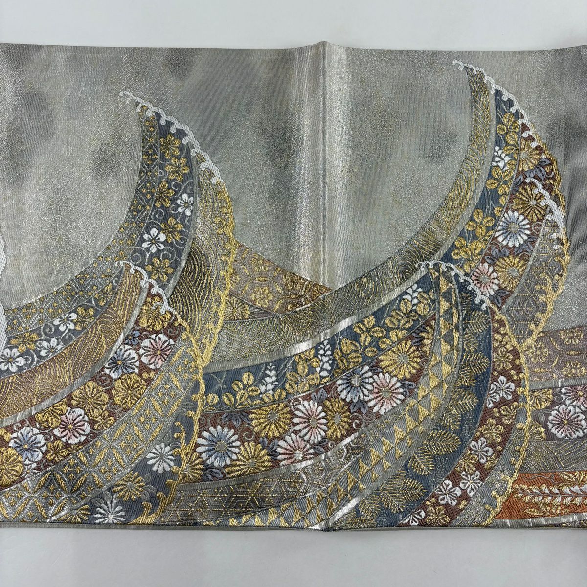【美品】 袋帶 秀品級 薫風波頭紋樣 金絲 金金箔 灰 深藍 六通 純蠶絲