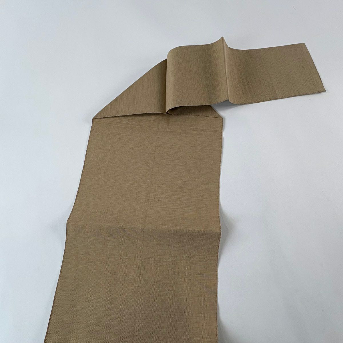 【美品】 名古屋帶 秀品級 八寸名古屋帶 松樹葉仕立 紬織織 地 縞 幾何學 焦茶 純蠶絲