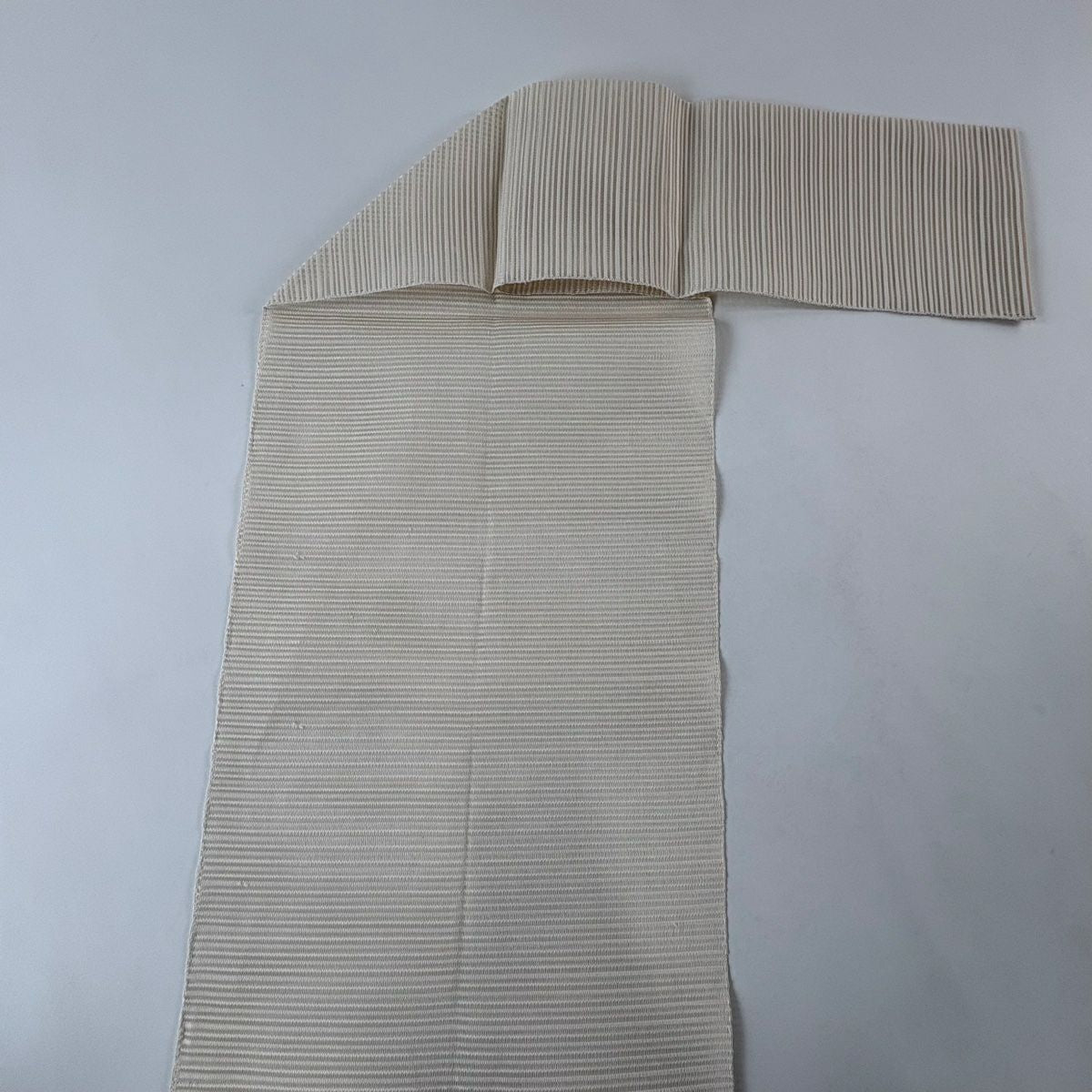 名古屋帶 秀品級 夏帶 絽 八寸名古屋帶 松樹葉仕立 雜紋 幾何學 金絲 米色 純蠶絲