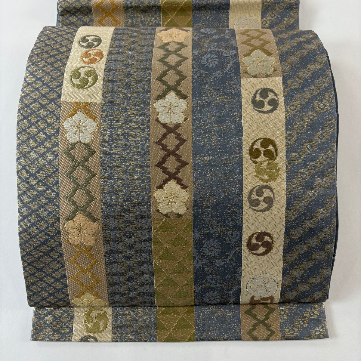 【美品】 袋帶 秀品級 花唐草紋 松樹皮菱 唐織 金絲 青灰 六通 純蠶絲