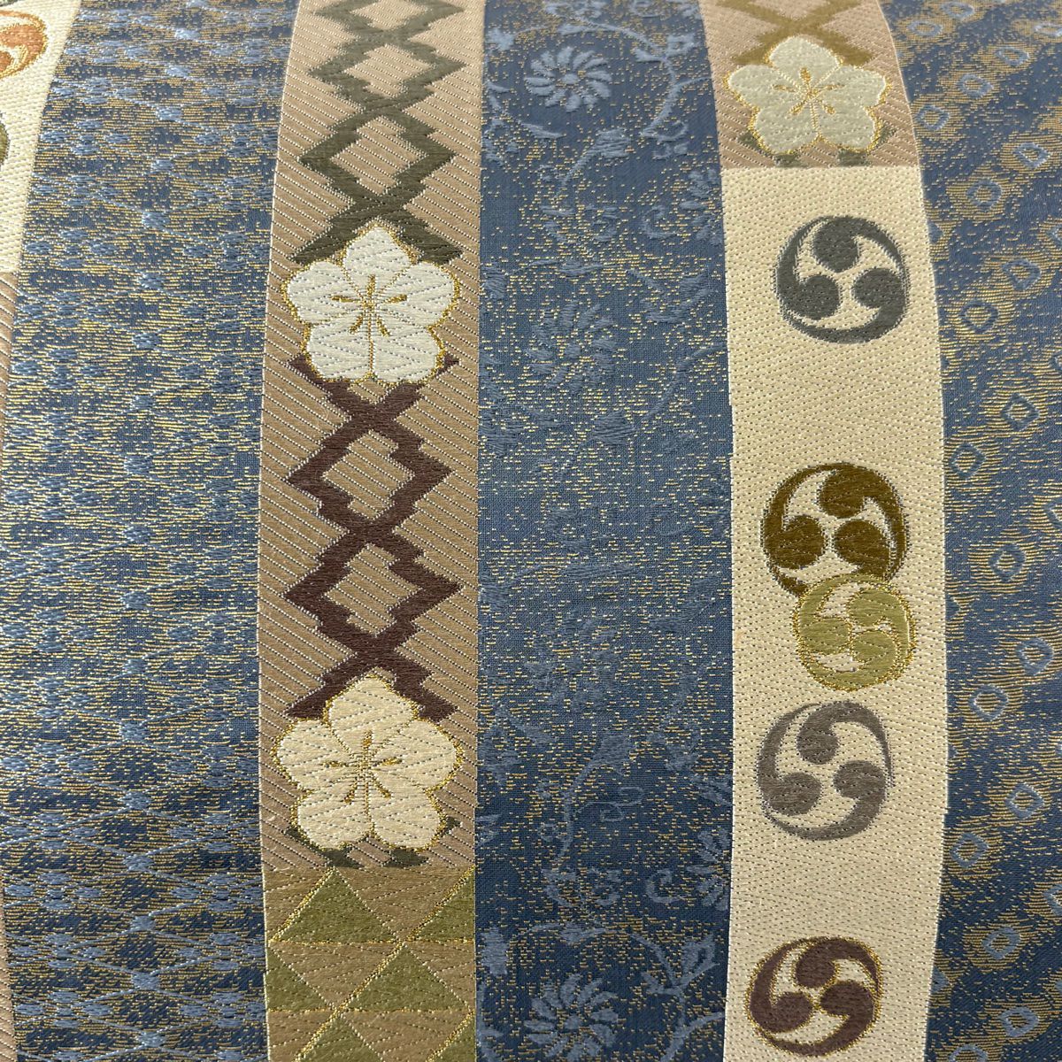 【美品】 袋帶 秀品級 花唐草紋 松樹皮菱 唐織 金絲 青灰 六通 純蠶絲