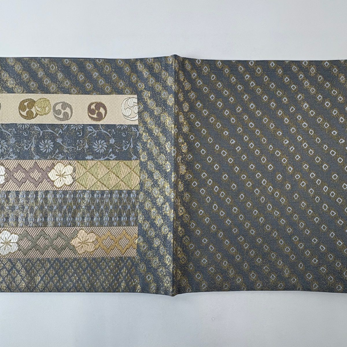 【美品】 袋帶 秀品級 花唐草紋 松樹皮菱 唐織 金絲 青灰 六通 純蠶絲