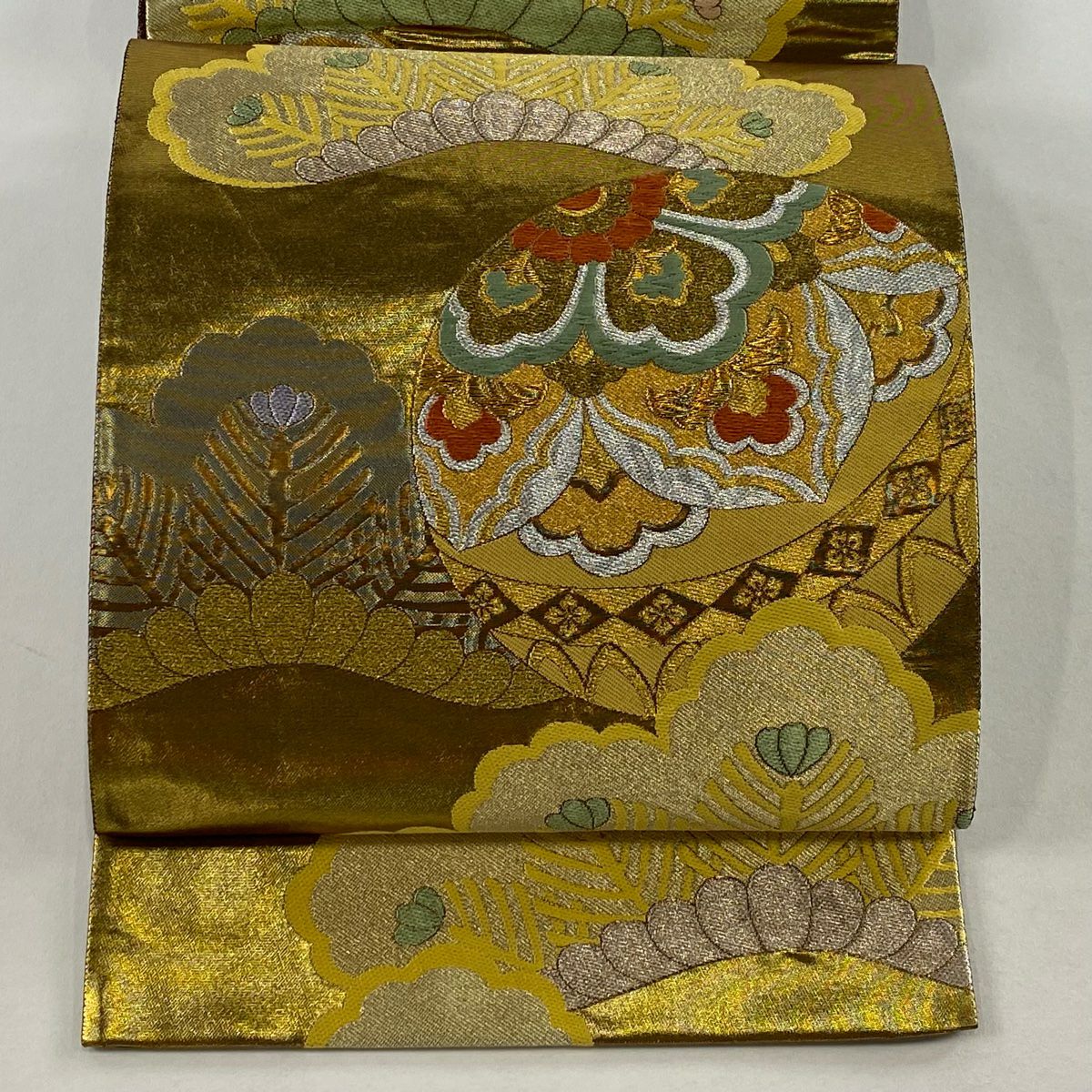 【美品】 袋帶 秀品級 振袖禮服禮服向き 笠松樹 鞠 金銀彩 金金箔 金色 六通 純蠶絲