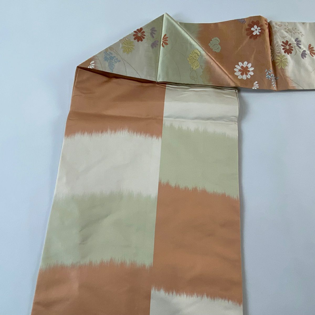 【美品】名古屋帶 秀品級 草花紋紋 唐織 金線 淺橙色 純蠶絲