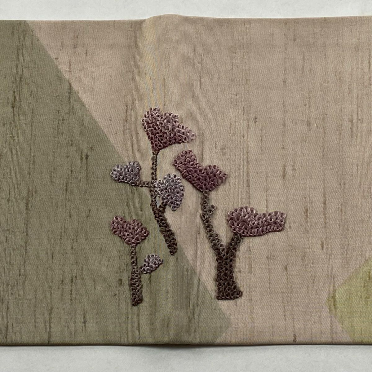 名古屋帶 秀品級 紬織織 草花紋紋 幾何學圖案 刺繡 灰茶 純蠶絲
