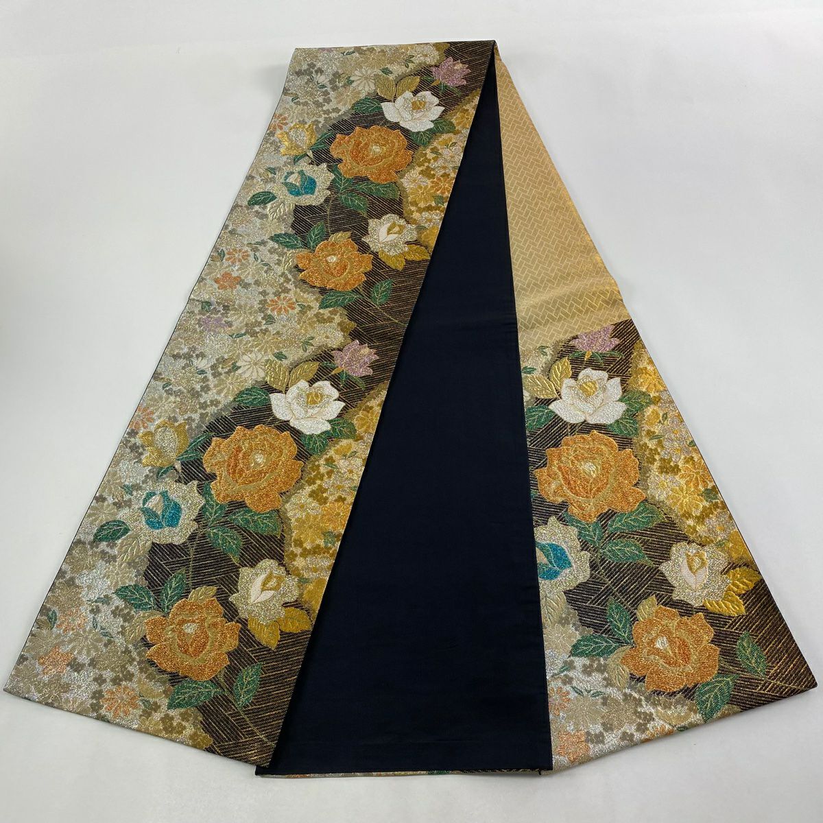 【美品】 袋帶 秀品級 草花紋紋 菊花 金絲 金金箔 黑 六通 純蠶絲