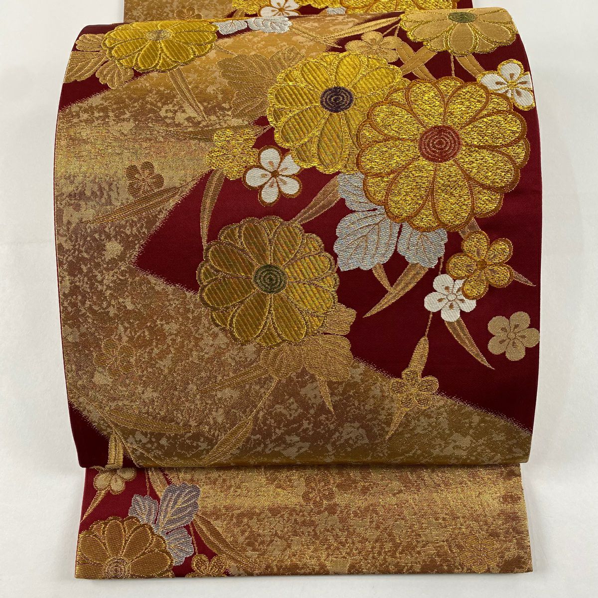 【美品】 袋帶 秀品級 振袖禮服禮服用 菊花花 梅花花 金銀彩 金金箔 深紅色 六通 純蠶絲