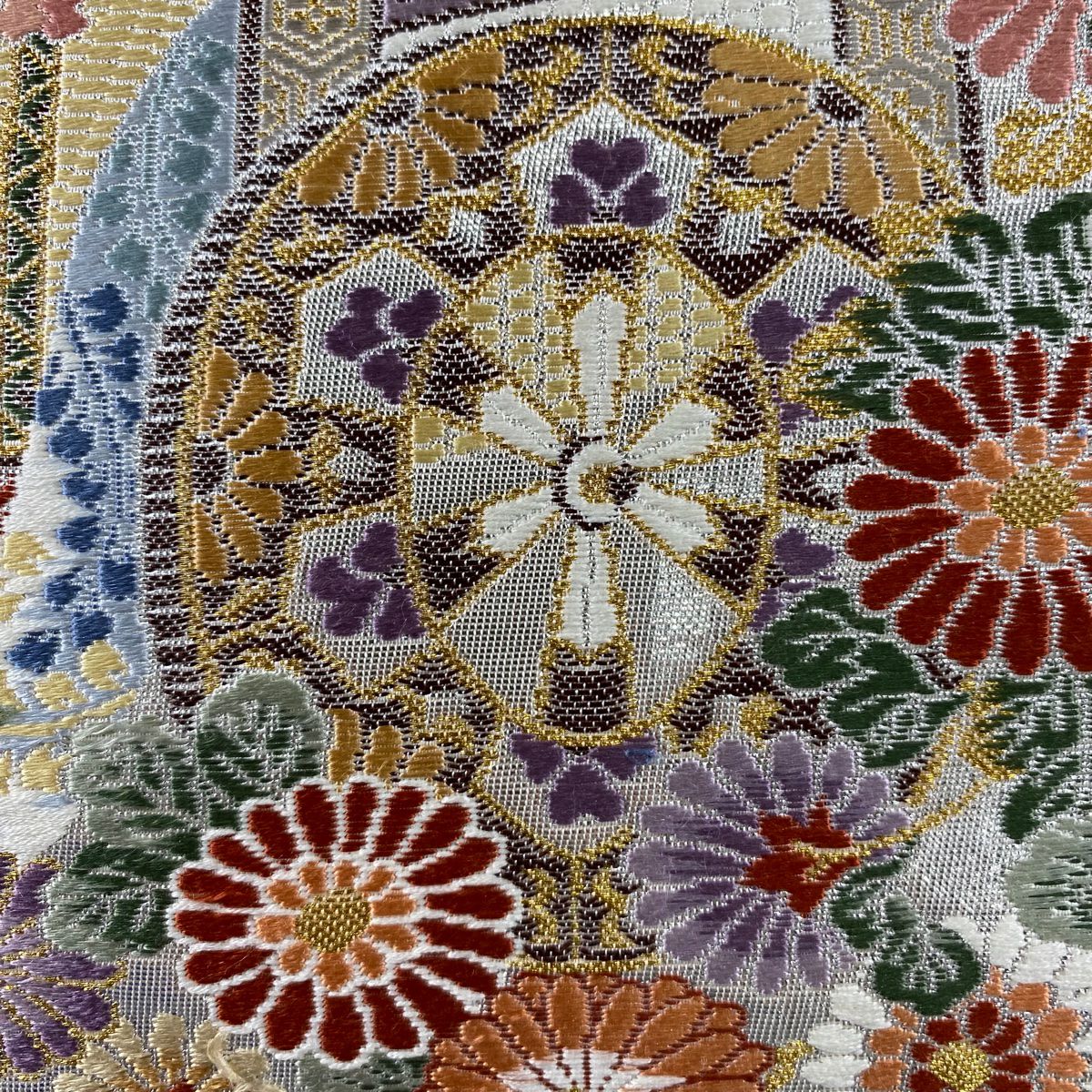 【美品】 袋帶 秀品級 關西仕立 御所車鼓文 御所車 草花紋 金銀彩 金金箔 銀 六通 純蠶絲