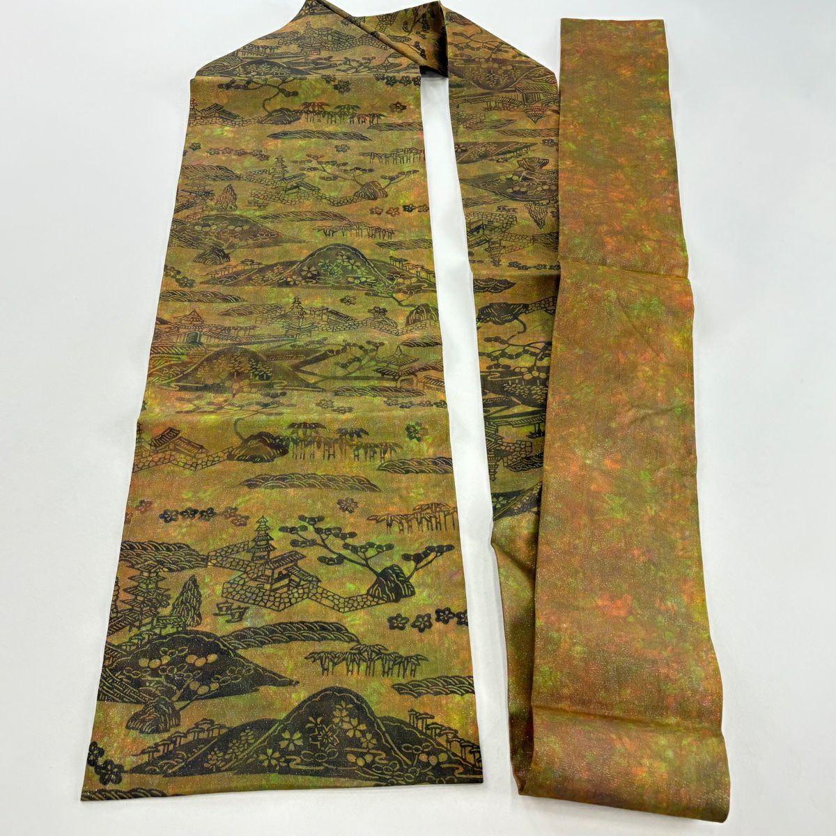 【美品】 名古屋帶 名品級 夏帶 建築物 山 銀通 金銀彩 紅型染 茶綠 純蠶絲