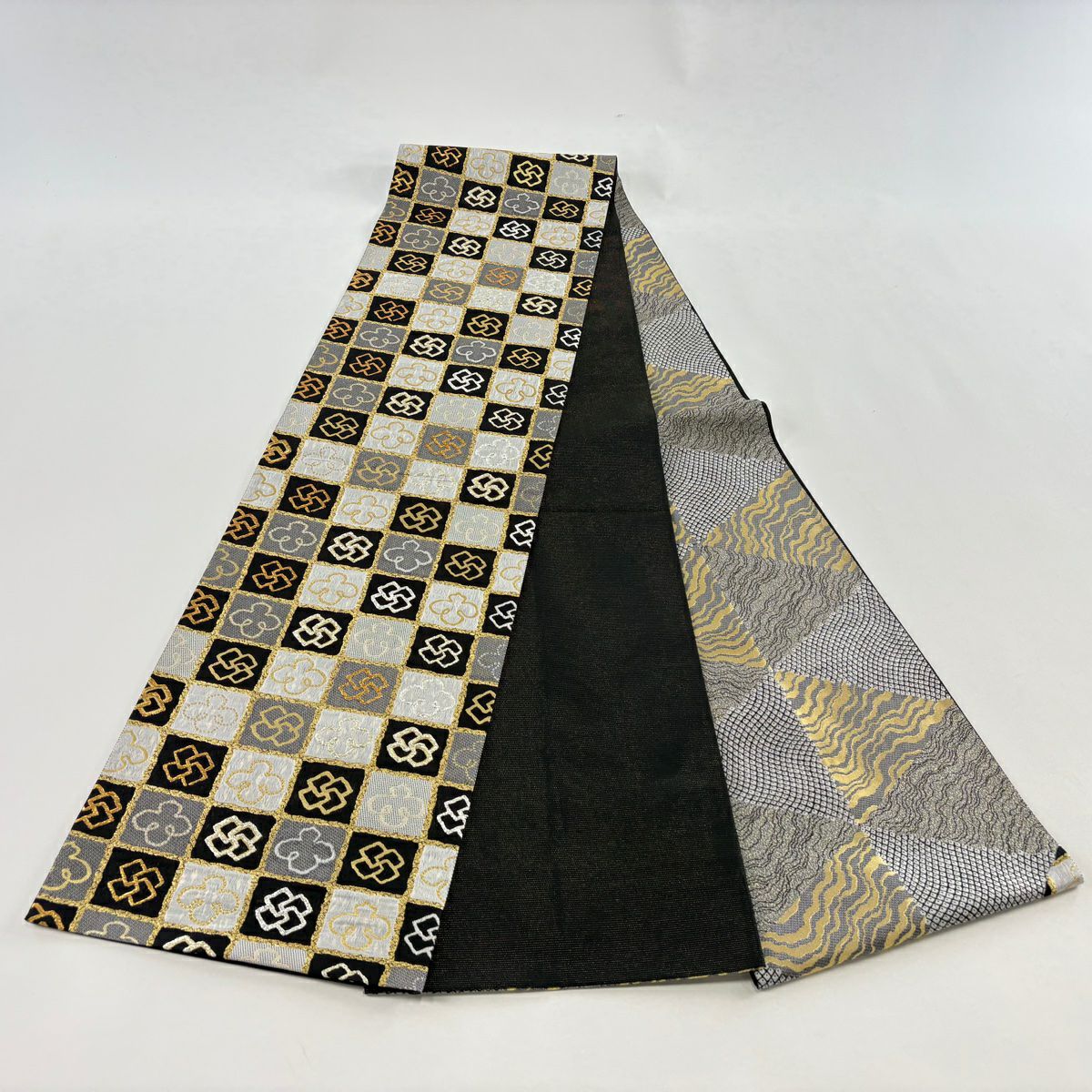【美品】 袋帶 名品級 市松樹 幾何學圖案 金絲 金金箔 灰色 大鼓圖案 純蠶絲