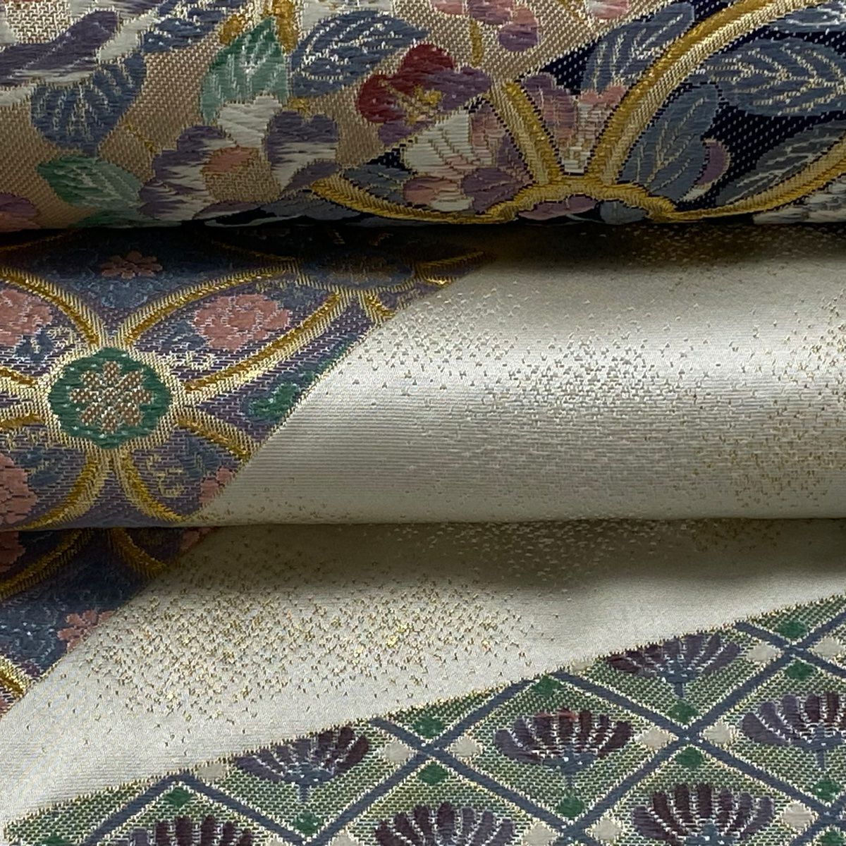 【美品】 袋帶 逸品級 となみ織物 落款あり 柿本市郎監修 純金金箔 七寶 青海波 金絲 金箔 奶油 六通 純蠶絲