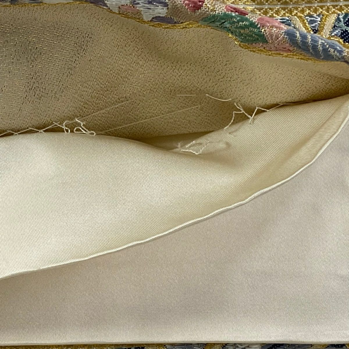 【美品】 袋帶 逸品級 となみ織物 落款あり 柿本市郎監修 純金金箔 七寶 青海波 金絲 金箔 奶油 六通 純蠶絲