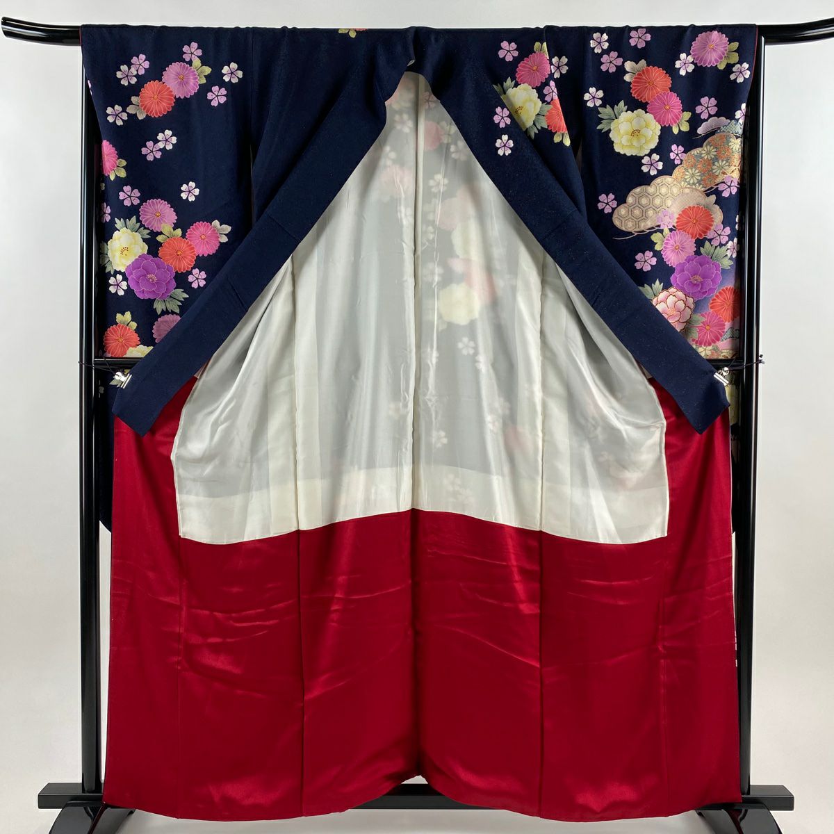 【美品】振袖禮服 身長160cm 袖長68cm L 雙層 牡丹 松樹 金通刺繡 深藍 純蠶絲 逸品級