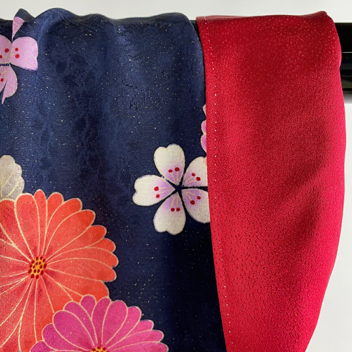 【美品】振袖禮服 身長160cm 袖長68cm L 雙層 牡丹 松樹 金通刺繡 深藍 純蠶絲 逸品級