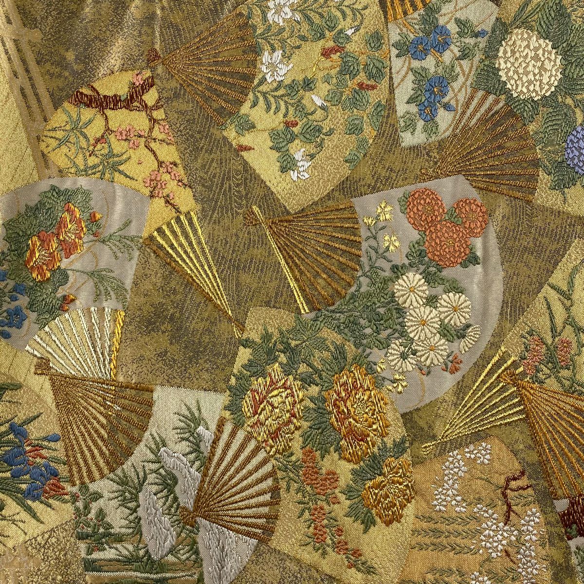 【美品】 袋帶 秀品級 扇子 草花紋 金絲 金金箔 金色 六通 純蠶絲