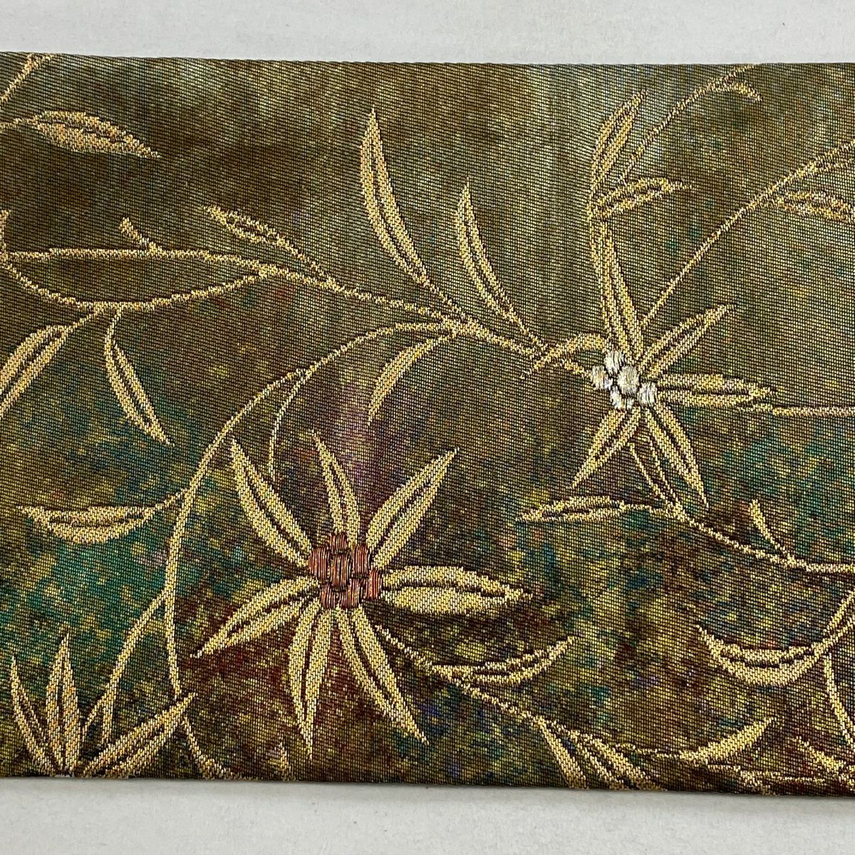 【美品】 名古屋帶 秀品級 草花紋 金銀彩 金茶 純蠶絲
