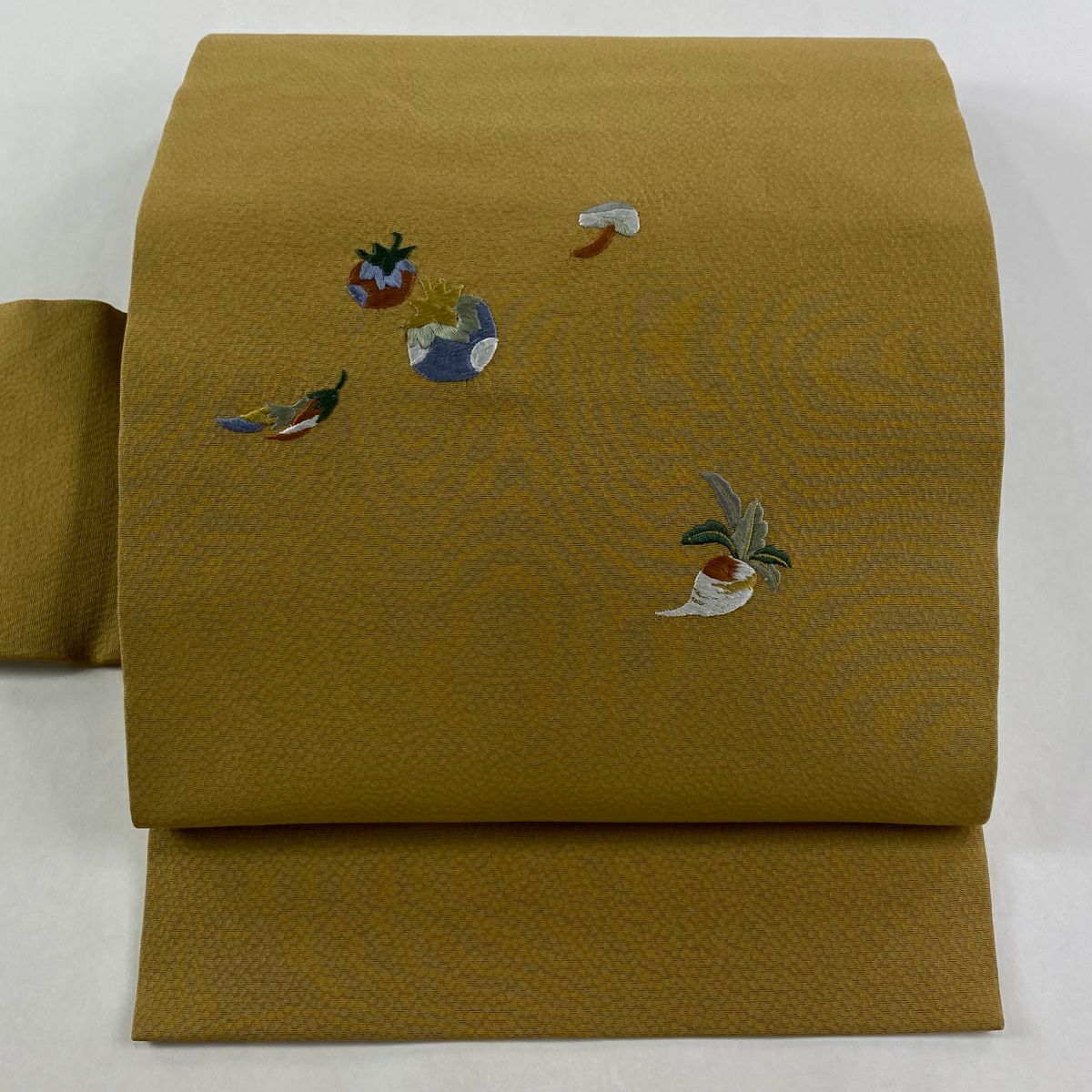 【美品】名古屋帶 秀品級 生物刺繡 金線 米色 純蠶絲